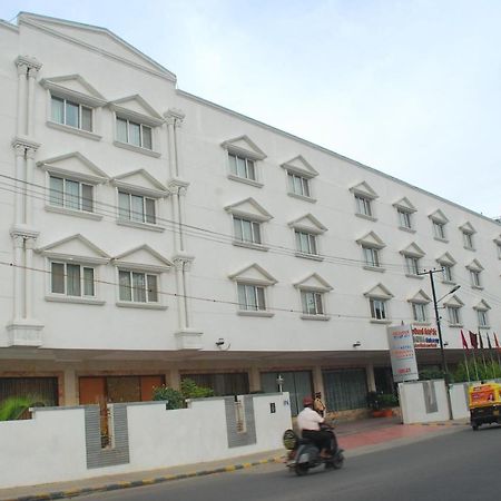 Parijatha Gateway Hotell Bangalore Exteriör bild