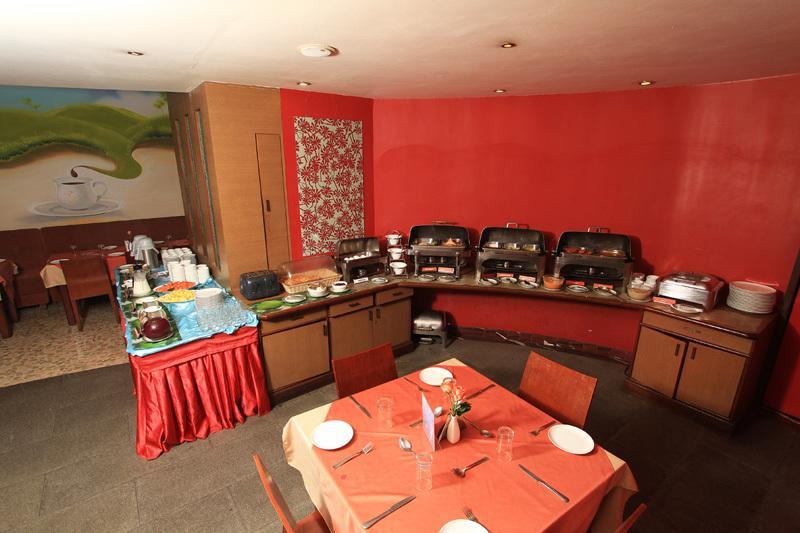 Parijatha Gateway Hotell Bangalore Exteriör bild
