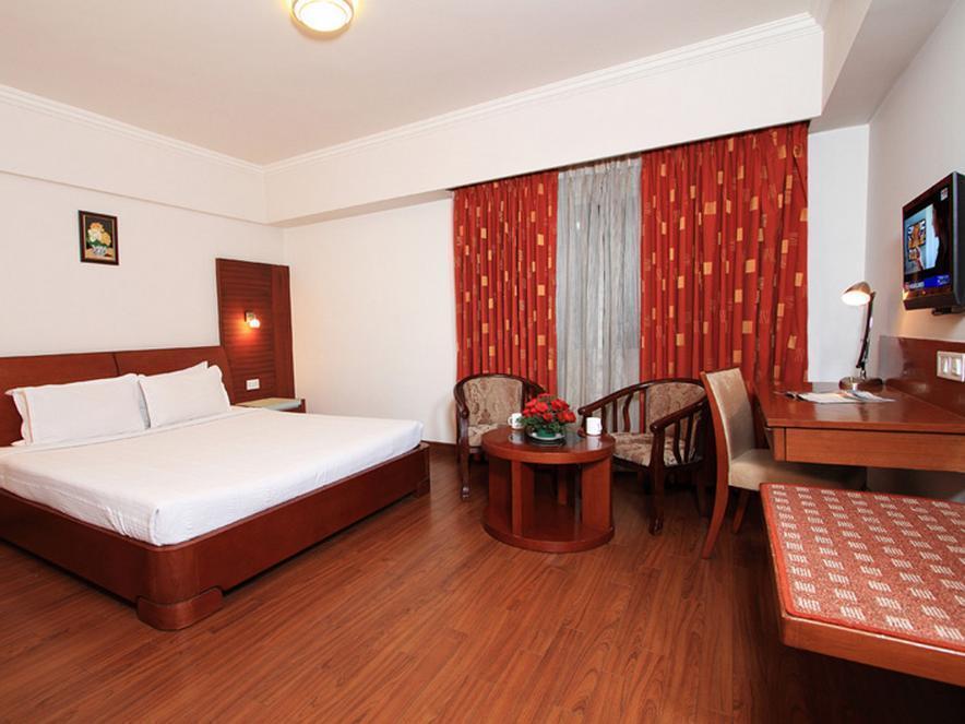Parijatha Gateway Hotell Bangalore Exteriör bild