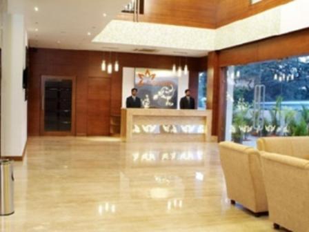 Parijatha Gateway Hotell Bangalore Exteriör bild