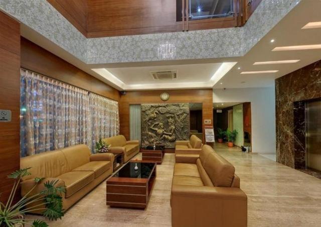 Parijatha Gateway Hotell Bangalore Exteriör bild